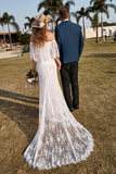 Robe de mariée Boho en dentelle ivoire avec train de balayage